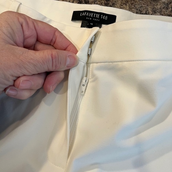 LAFAYETTE 148 NEW YORK Plus Size 16 NEW White Tailored Bermuda Shorts - Picture 4 of 8